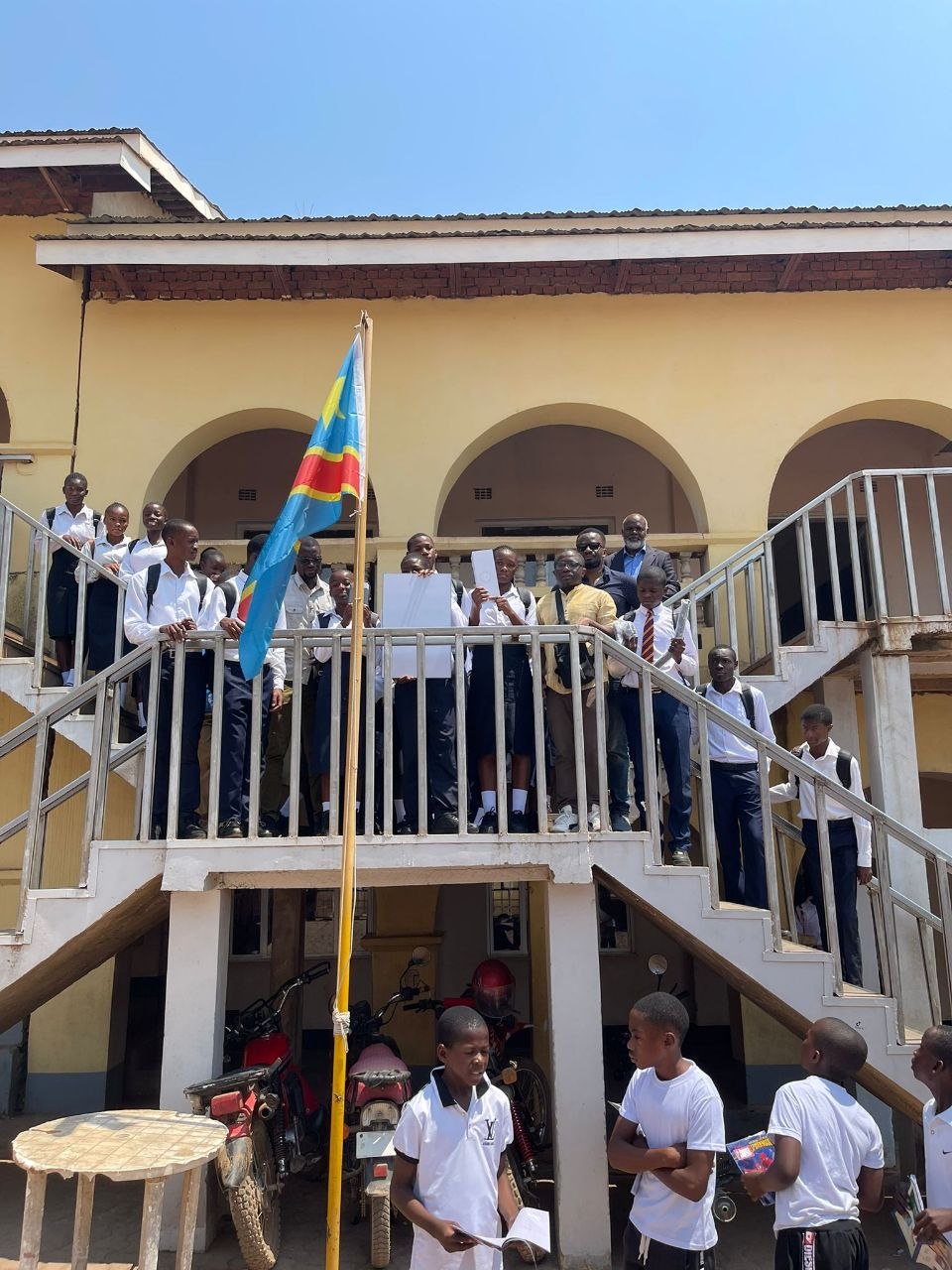 Jeunes élèves en classe